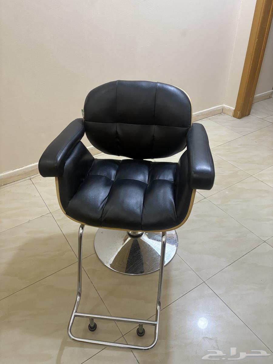 Barber Chairs and Mirror64476475160577113