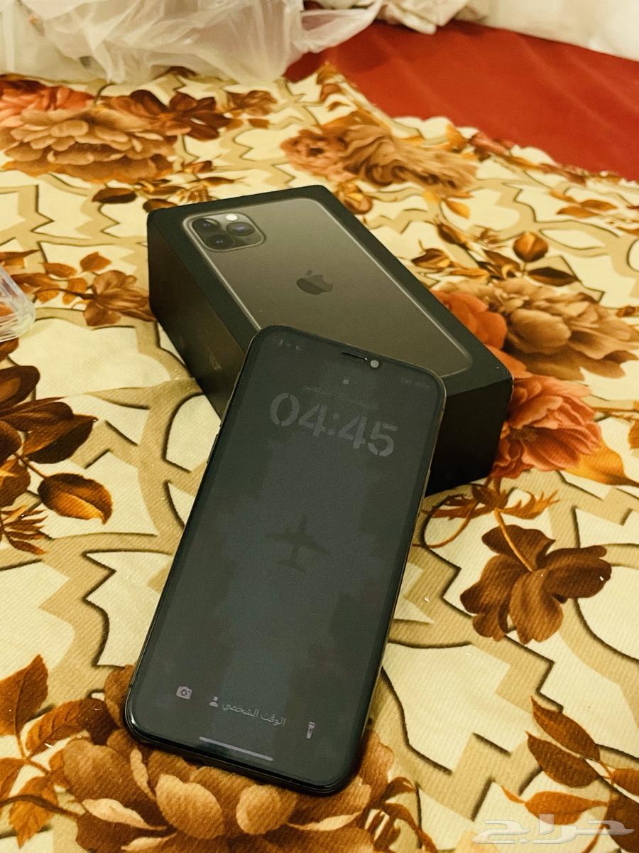 ايفون 11 pro ذاكرة  64 شاذ بوضع الشركه خالي من الخدوش وكامل64472475744387112