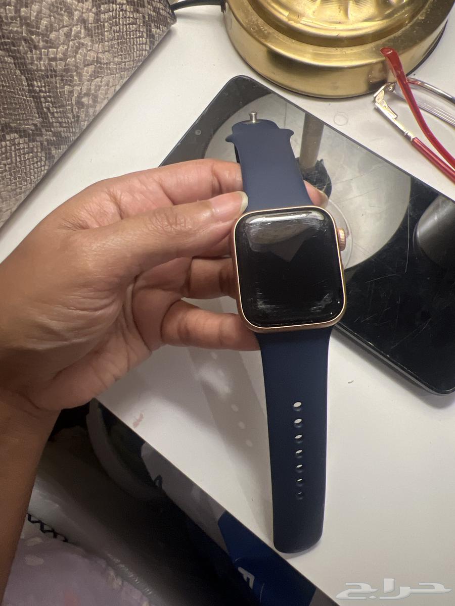 Apple Watch SE 2nd generation with SIM card64426281640321110