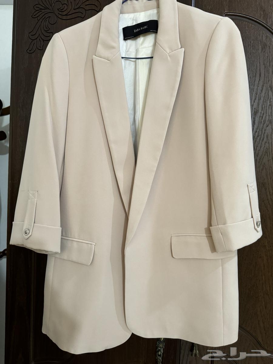 ملابس و أحذية و شنط و مناديل للبيع بأسعار رمزيه64476531184387113