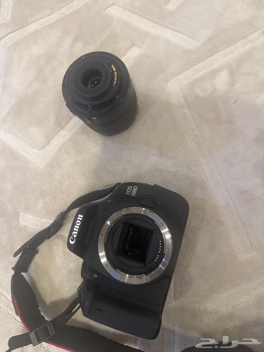 كاميرا من كانون D600 مع عدسة 70-300 كانون64476685053442114