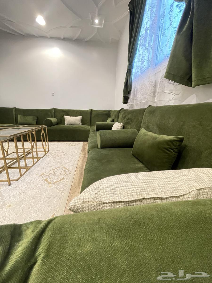 للبيع كنب مجلس 4  4 ستاره طاوله و6خدمات64476129384835110