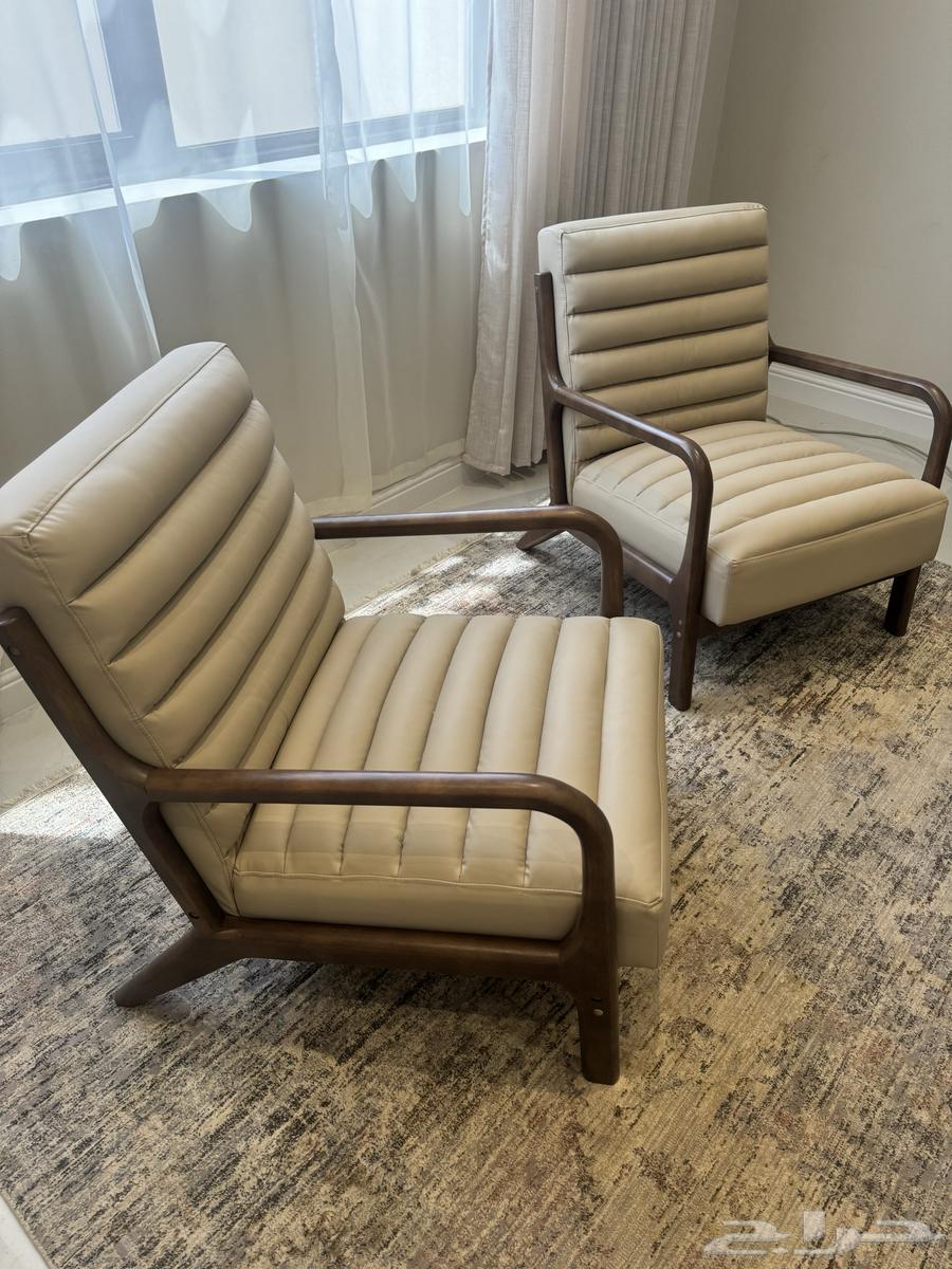 كرسيين جلد بمساند للذراعين   بحالة جديدة64466684176003111