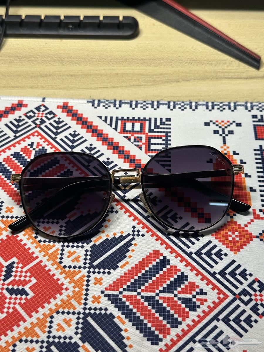 نظارة جيفنشي64477838836483112