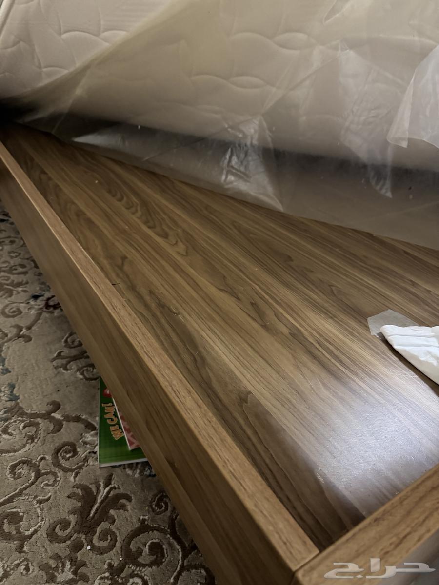 سرير مستعمل نظيف نفرين من هوم سنتر64471842903169110