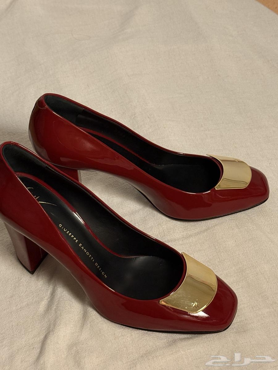 Hills by Giuseppe Zanotti64477990584067111