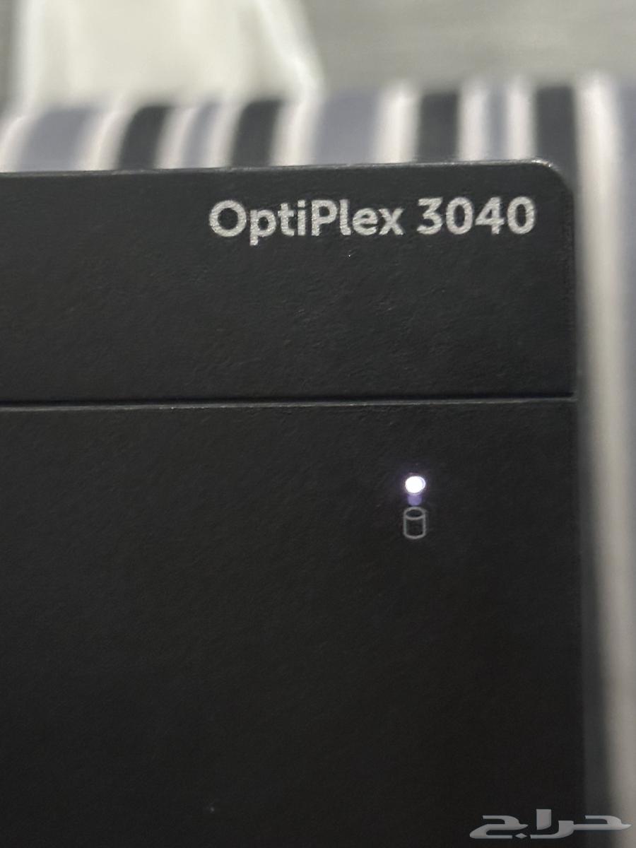 Desktop PC, Monitor, and Keyboard64478402630403112