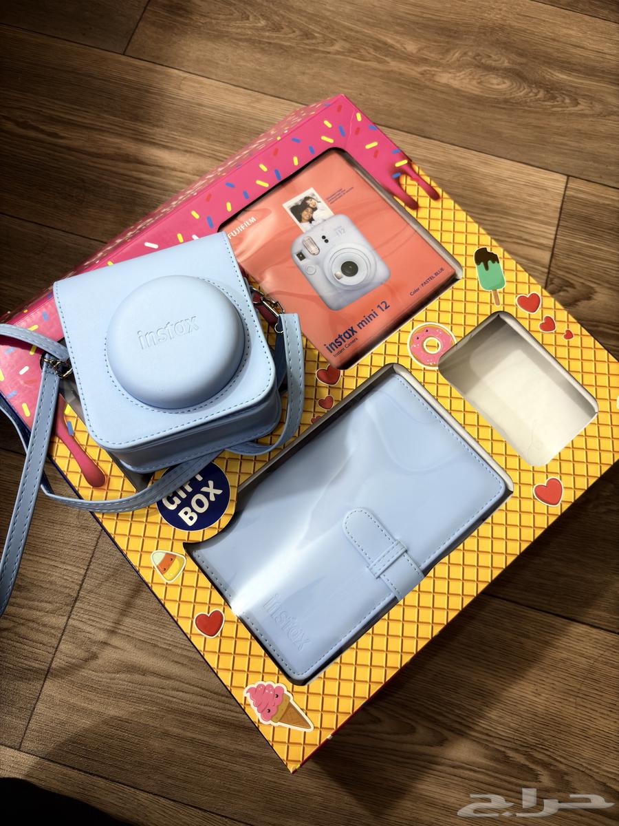 Instant camera64472366581762110