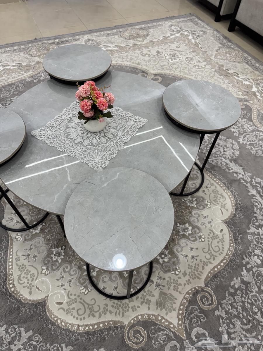 طاولة نضيفة جدا64473916985858112