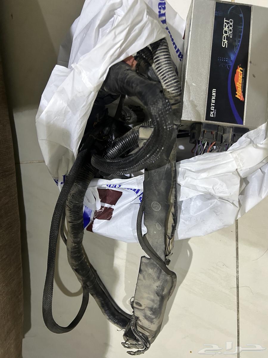 للبيع كمبيوتر هالتك 2000 مع ظفيرتها64478676936707111