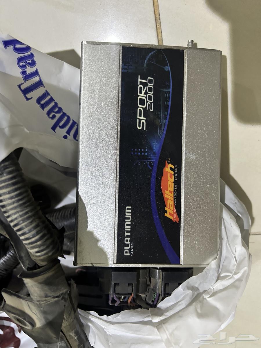 للبيع كمبيوتر هالتك 2000 مع ظفيرتها64478676936707110