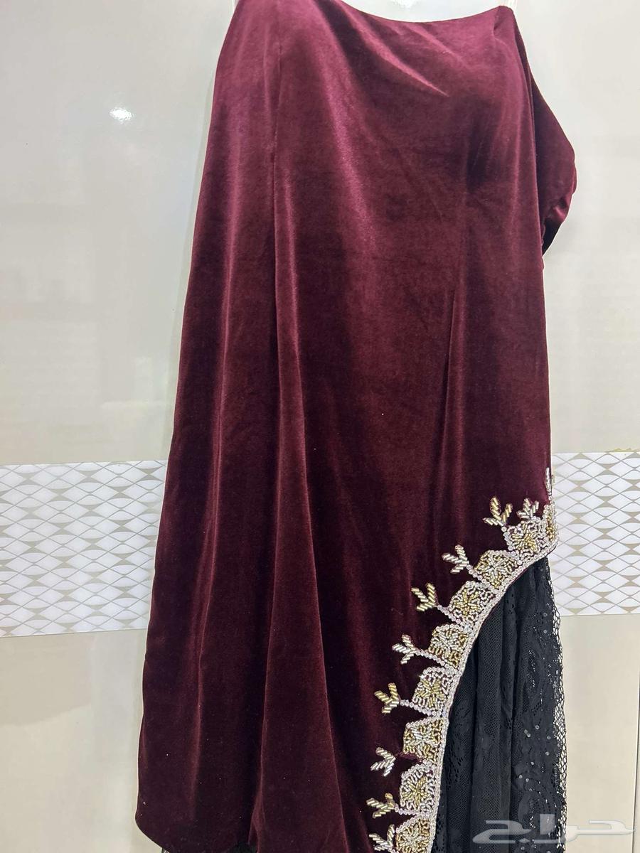 فستان عنابي واسود  سعر الشراء 400 البيع مانختلف64478333778179112