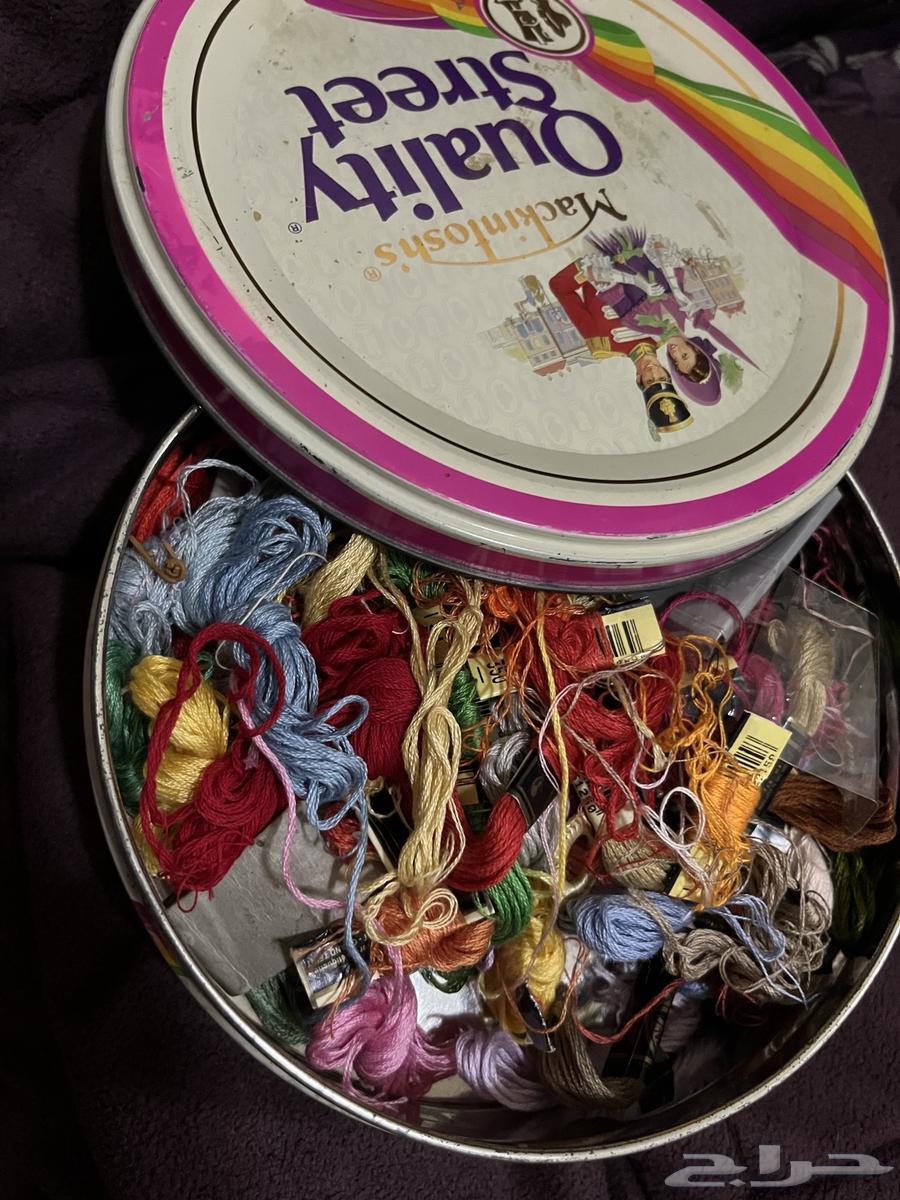 An old Macintosh box from the 90s64472802930947110