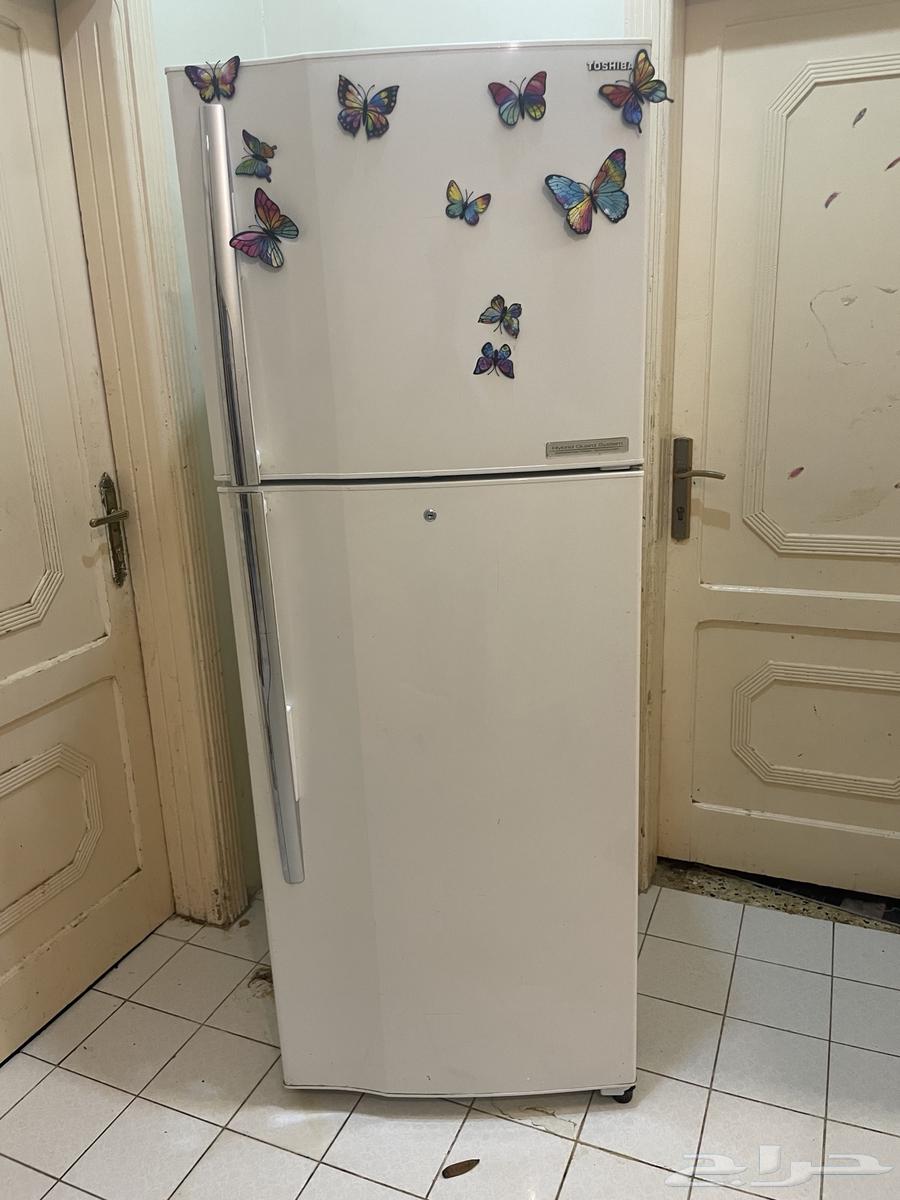 Toshiba refrigerator doesn't have anything, reason for sale is moving to a smaller place64477714101123113