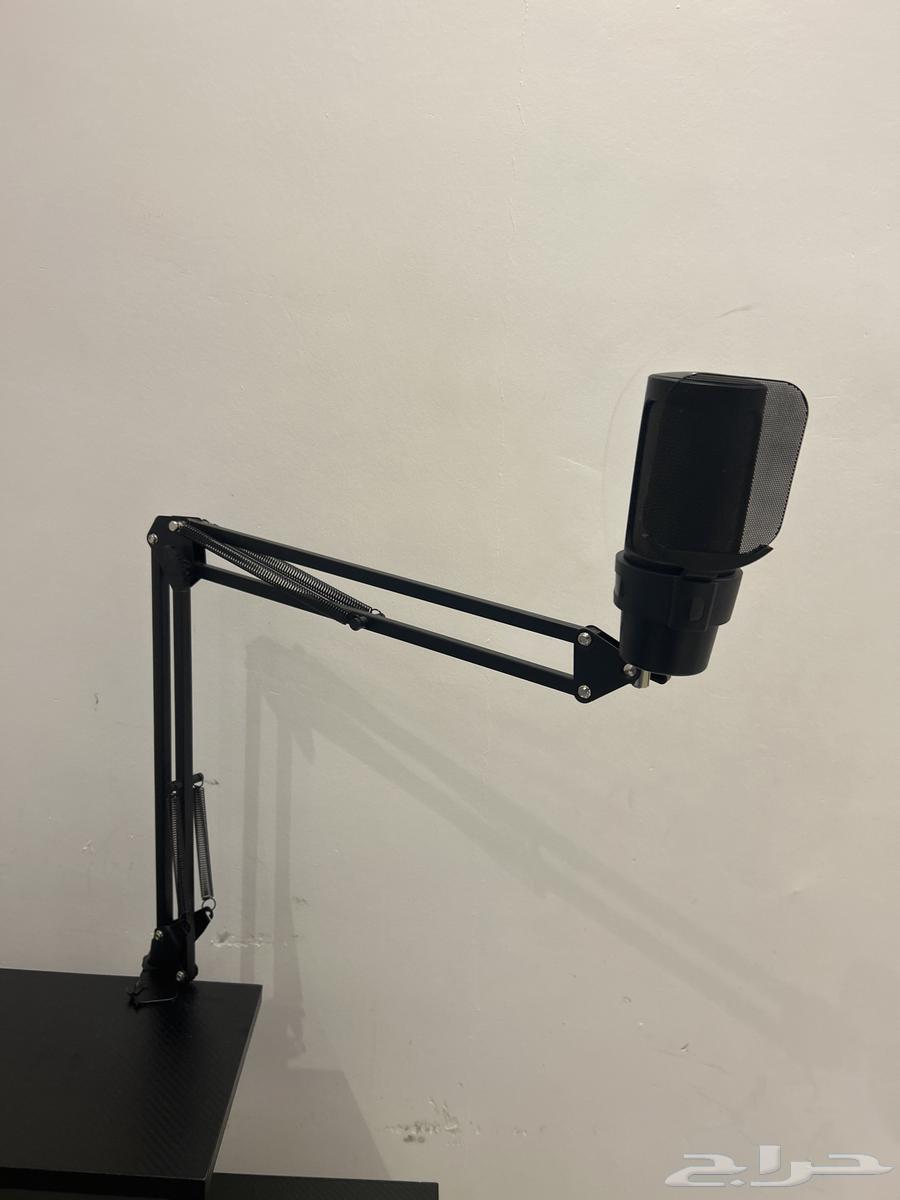 مايك نظيف مستعمل للبيع64476322849794110