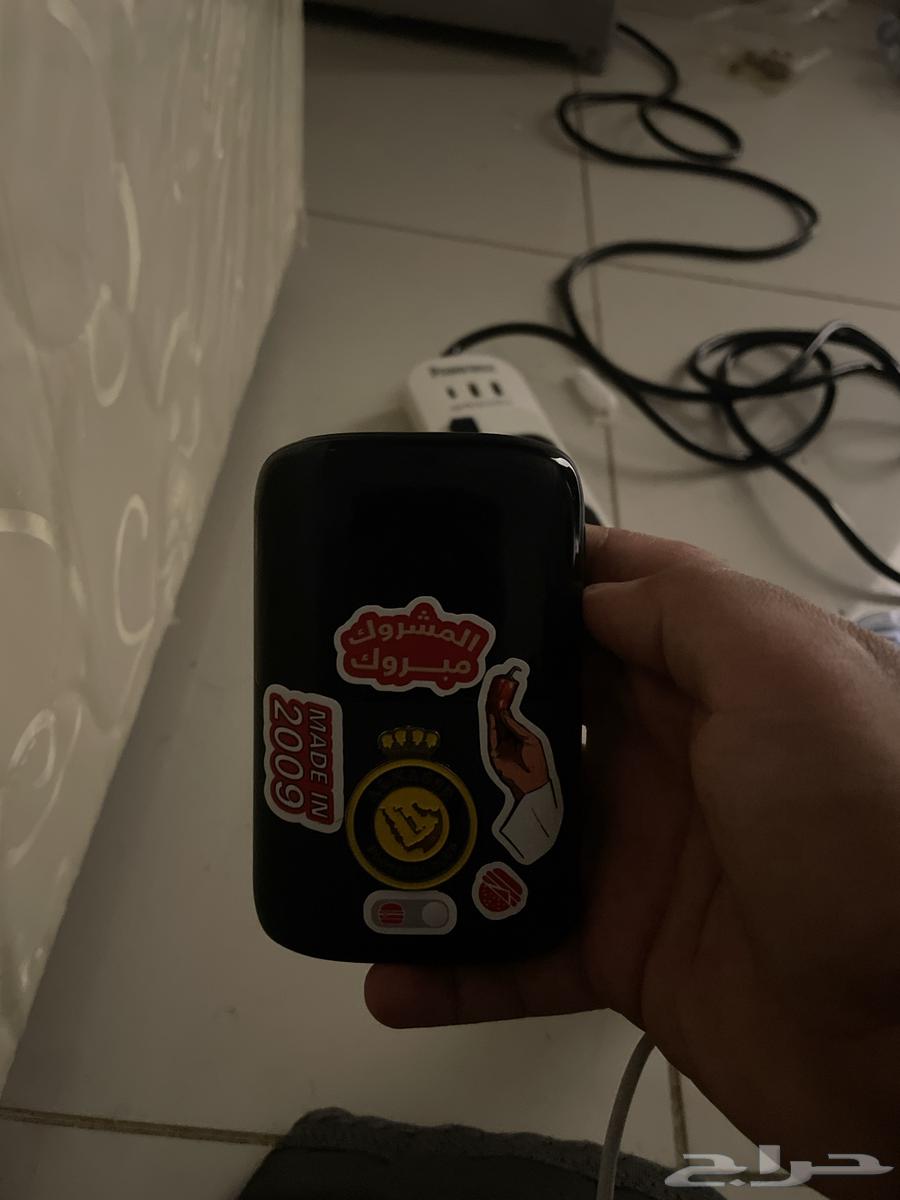 Small portable charger with screen64472631148163110