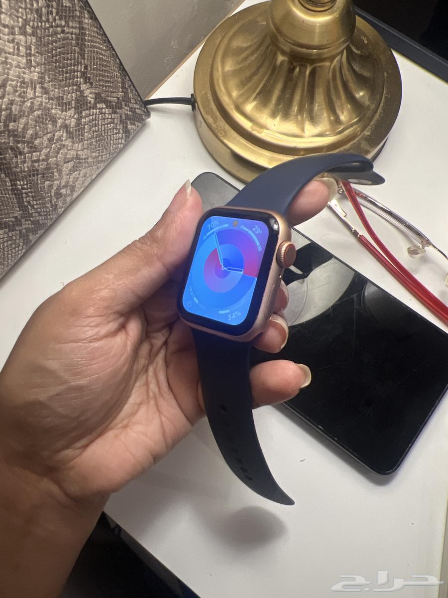 Apple Watch SE 2nd generation with SIM card64426281640321114