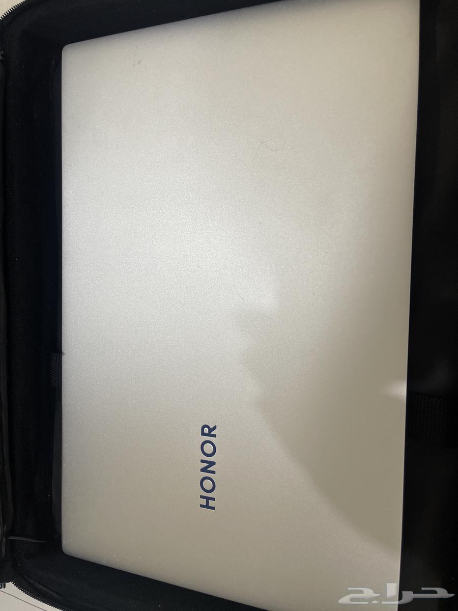 Honor laptop for sale, used with scratches, camera good, bought 200064477728058369110