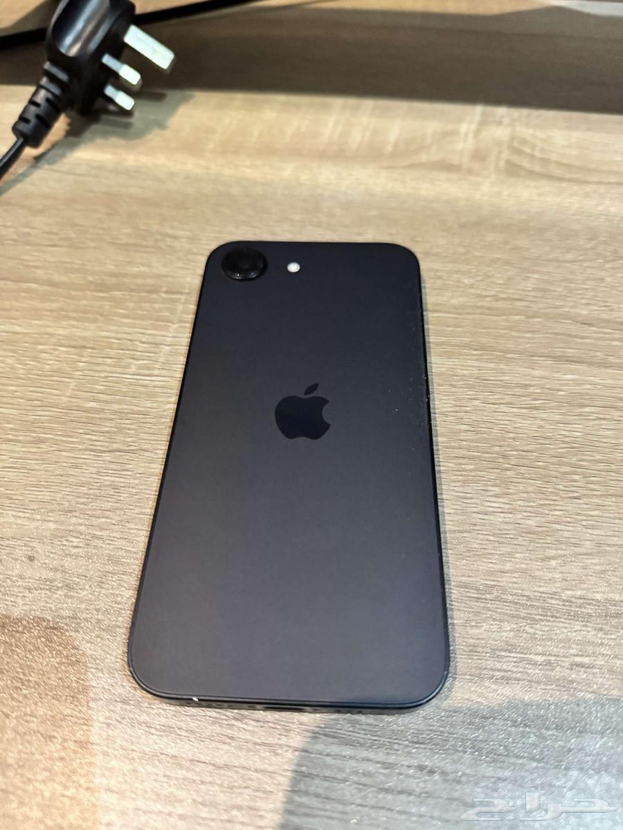 iPhone 16 e new, used for 5 months64477171624065110