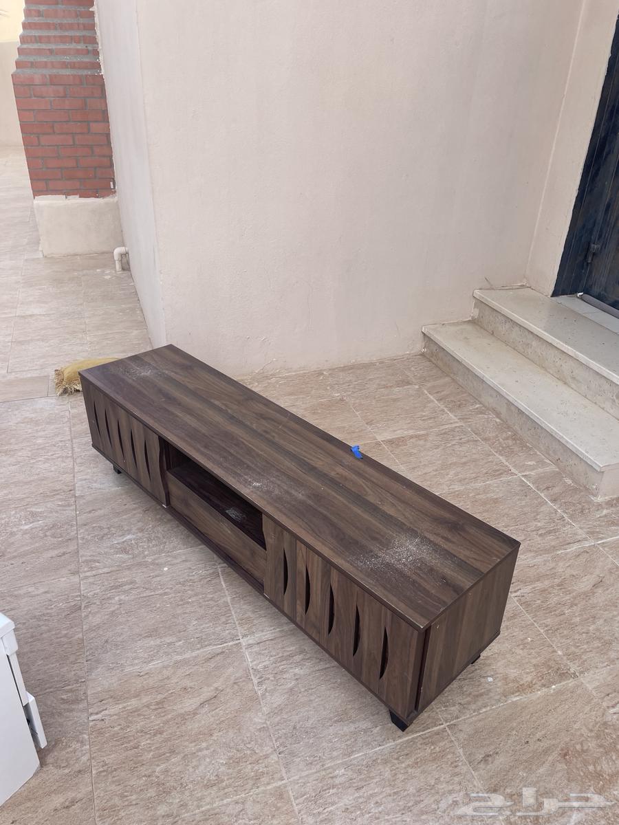 اثاث مستعمل ( سرير و طاولتين )64475543505793113