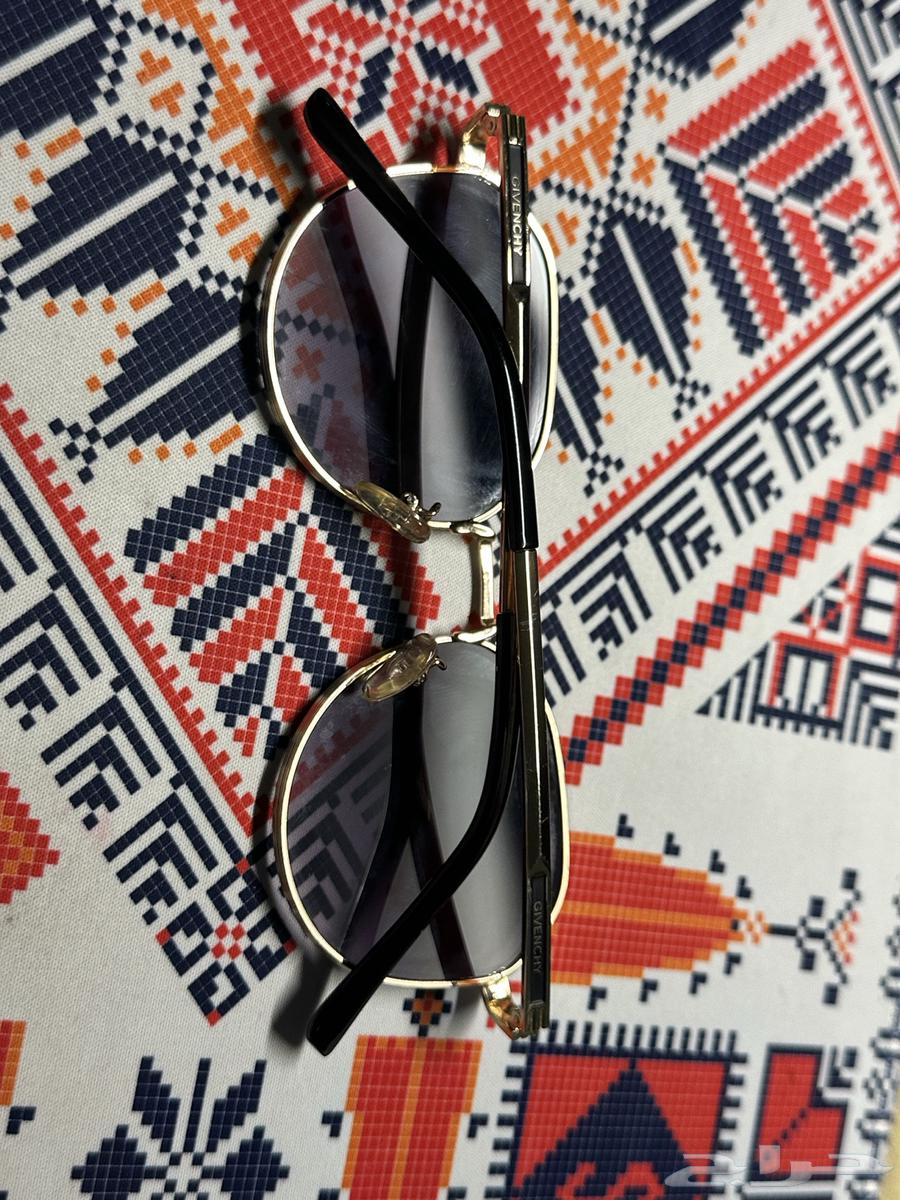 نظارة جيفنشي64477838836483110