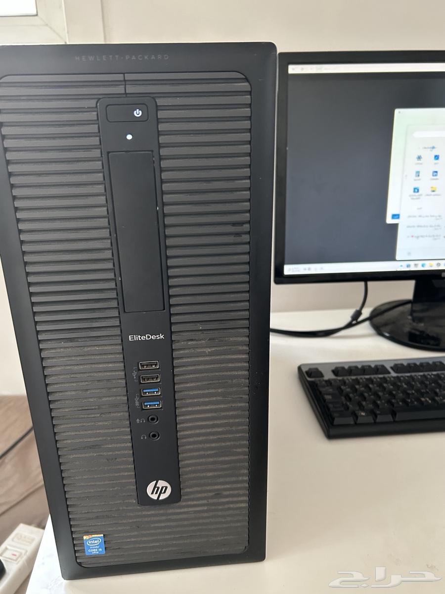 Computer with all its accessories including table and chair64475612083715112