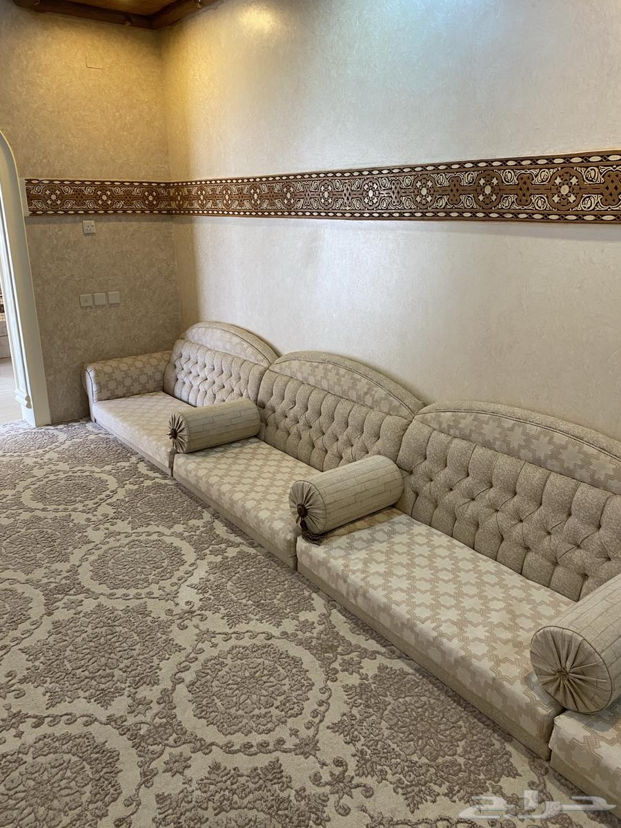 كنب ارضي شبه جديد64473304052866112