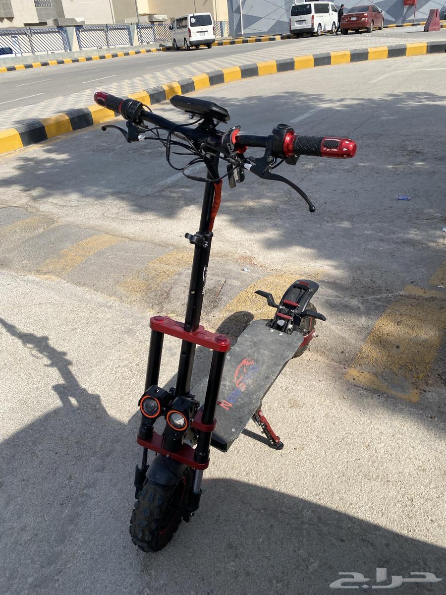 Used scooter in excellent condition64475253288834111