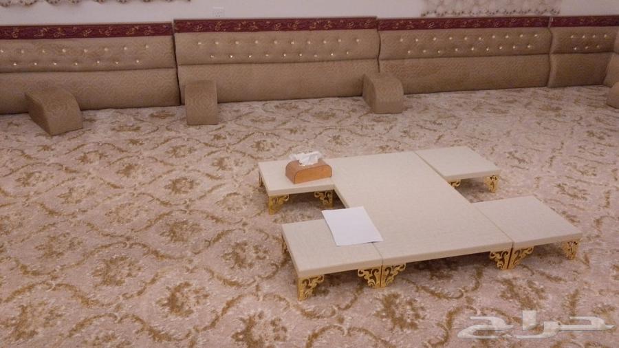 Support with racks, tables, and chair64478567404802113