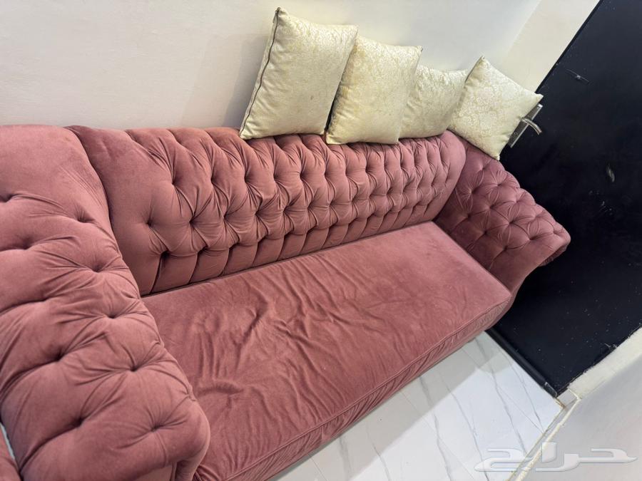 Sofa for sale with its tables and lamp64474596694146112