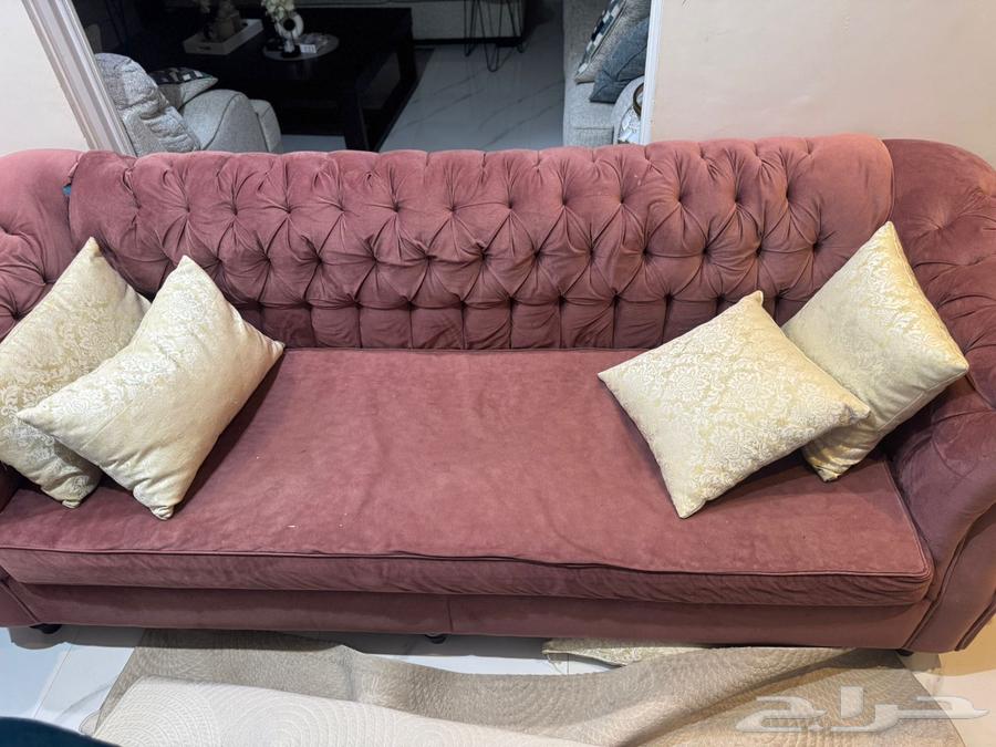 Sofa for sale with its tables and lamp64474596694146111