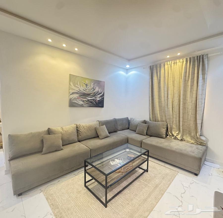 L-shaped sofa64475073595267110