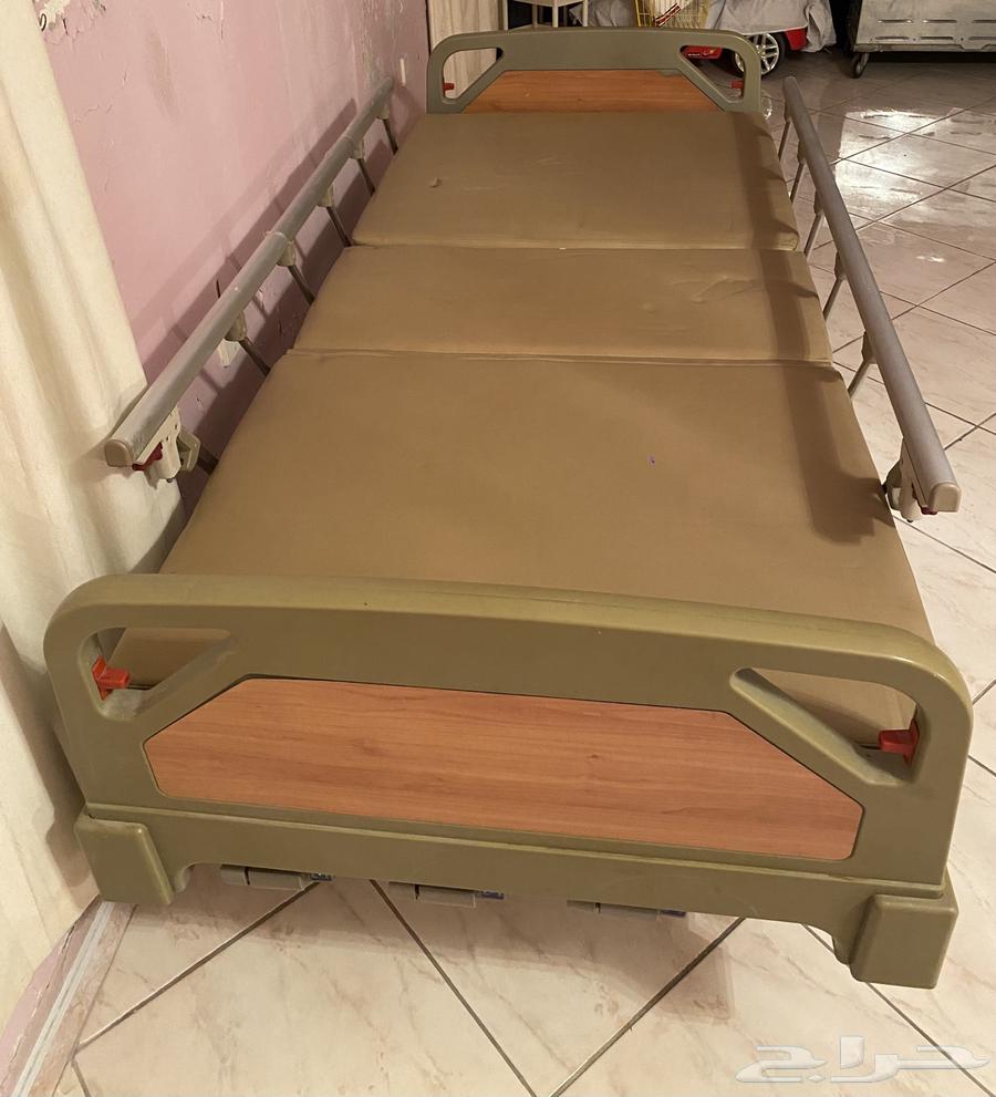 سرير طبي يدوي مع مرتبه64471870241539110