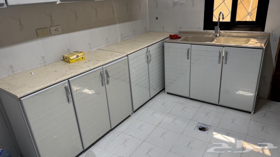 مطبخ شبه جديد64476824611458111