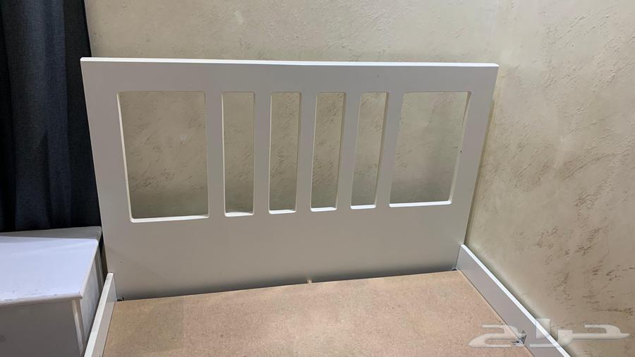 سرير و كومدينه64475016353410114