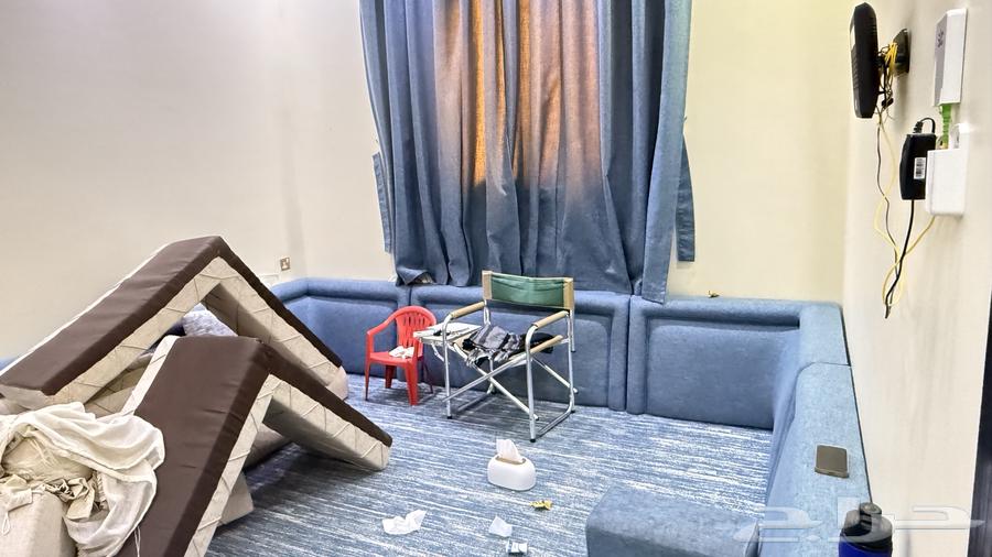 اثاث منزل مساند عربية خشب ومساند عادية وطاولة مدخل وطاولات64473261730307110