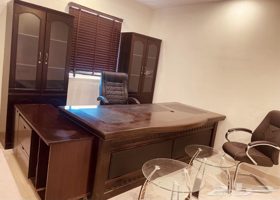 New integrated general manager's office with reception tables64458467588226113