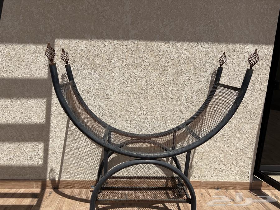 Zal, Mattresses, and Wood Supports64473653250946112