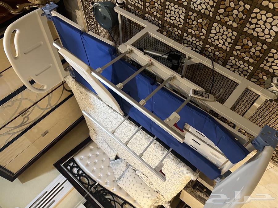 New patient bed for sale, but the remote needs programming64442775681539110