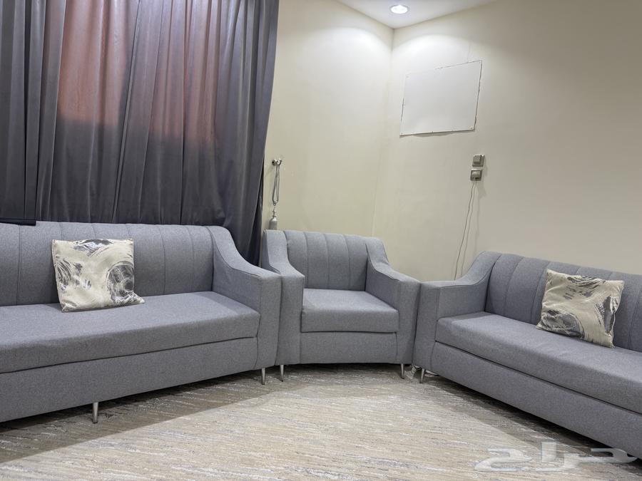 كنب غرفة معيشه نظيف وشبه جديد64474402657539111