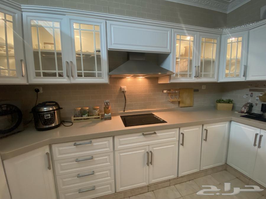 مطبخ كبير للبيع بلون الابيض64475890053251113