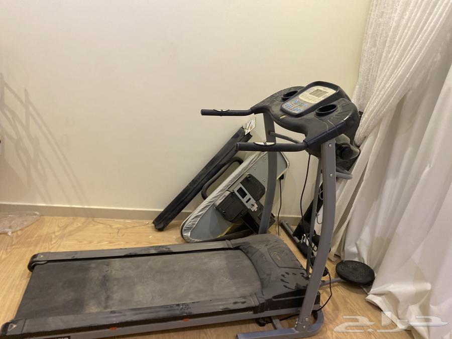 Treadmill 2 and a small cabinet. And an LG screen64477074537985110