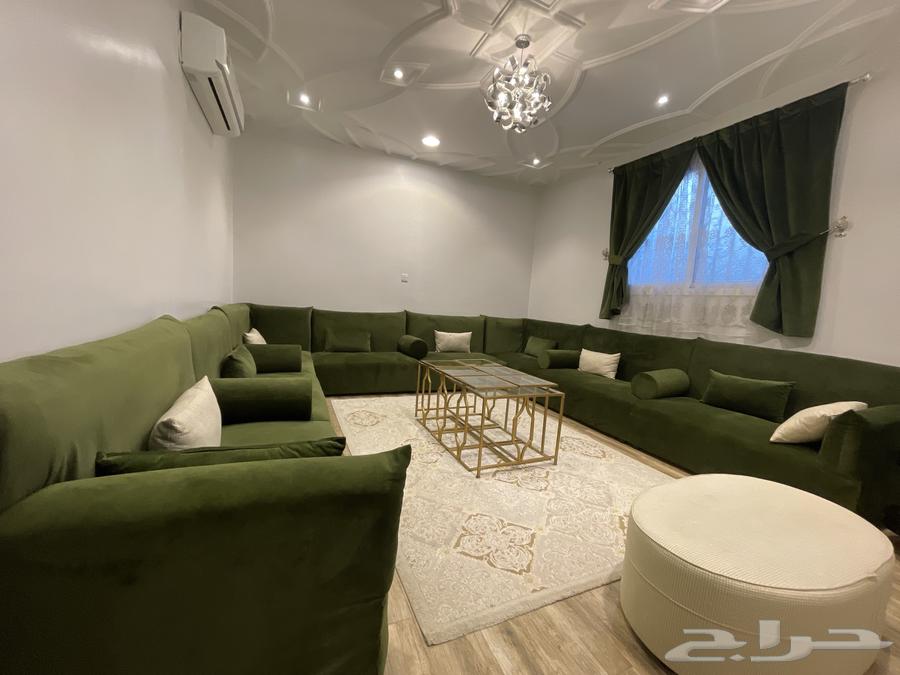 للبيع كنب مجلس 4  4 ستاره طاوله و6خدمات64476129384835114