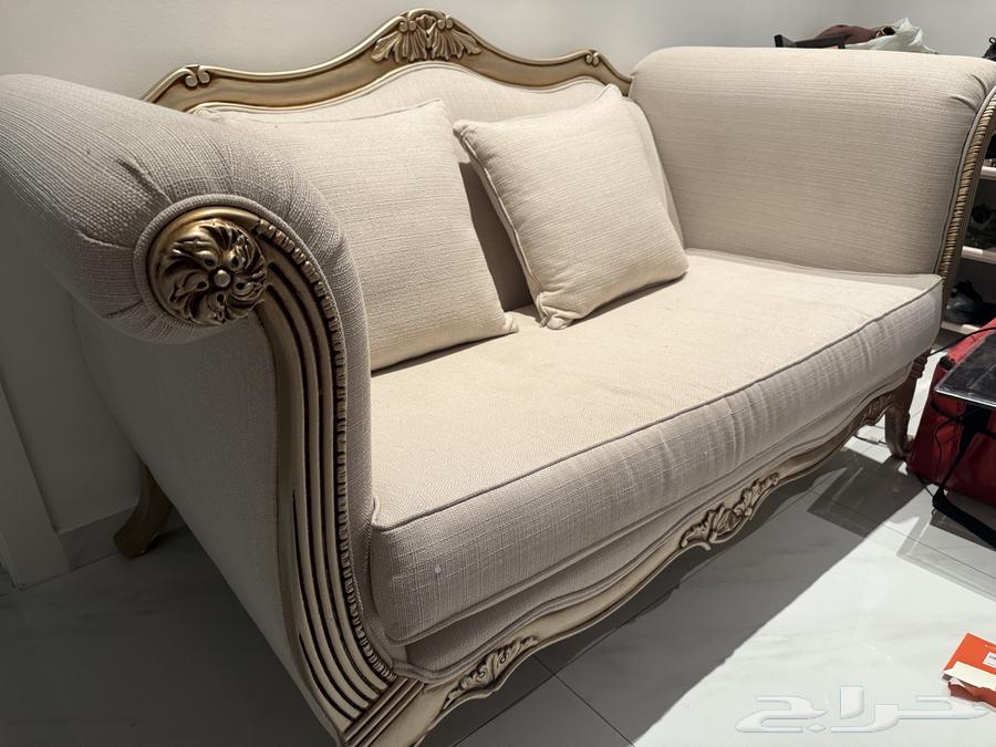 كنب للبيع بحالة ممتازة   تلفزيون مجانا64472536489729111