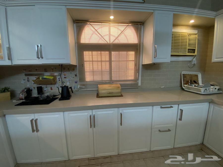 مطبخ كبير للبيع بلون الابيض64475890053251112