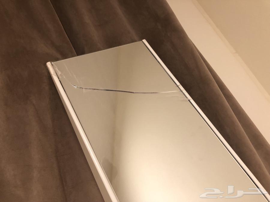 Four-piece floor sofa with center table and mirrors64473838134147113