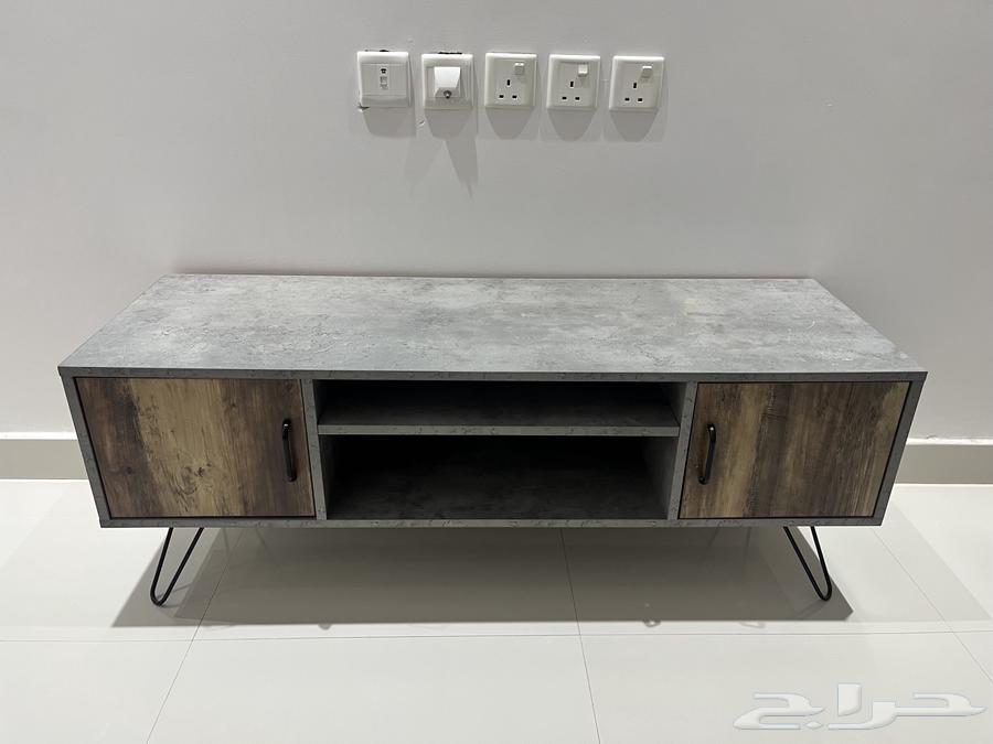 طاولة تلفزيون64477478502913110