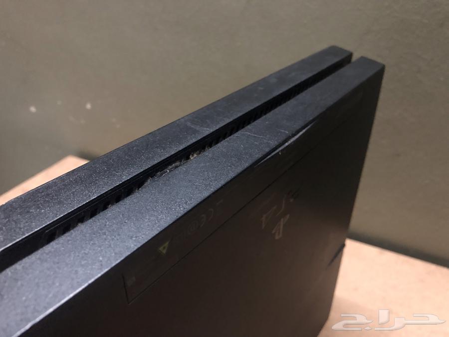 Hello, this Sony PS4 is clean, working, and I'm selling it quickly64476726790147112