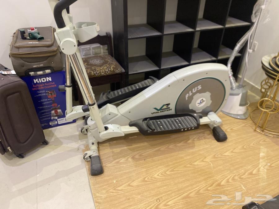 Treadmill 2 and a small cabinet. And an LG screen64477074537985111