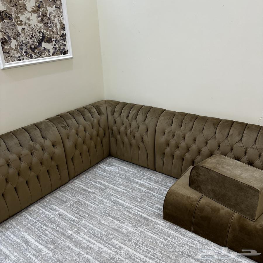 مساند وطاولة للبيع64474028078466113